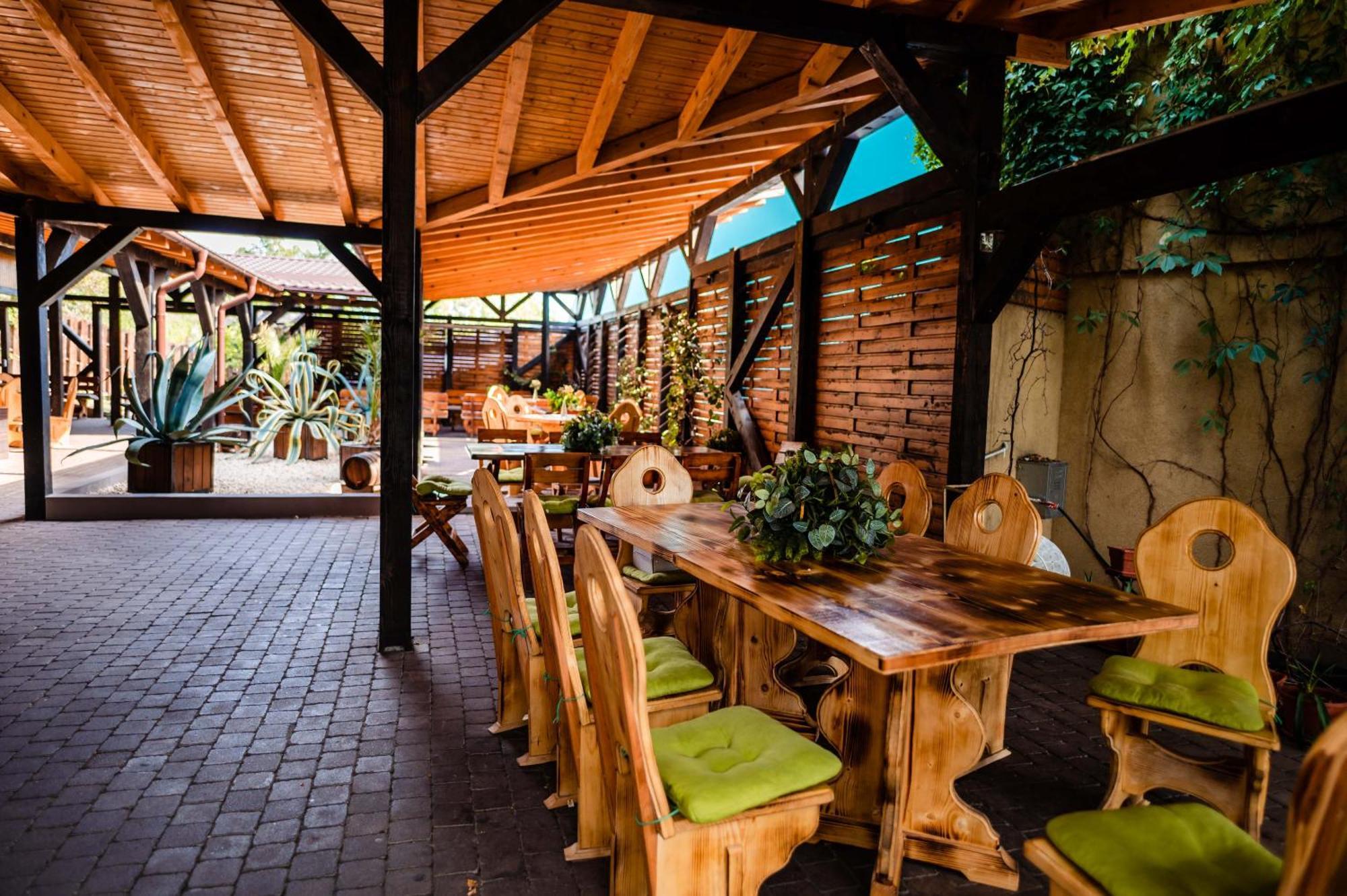 Green Garden Resort Odobest Kültér fotó
